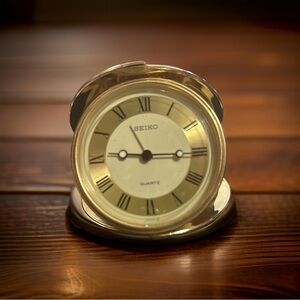 Vintage‎ Seiko travel alarm clock.